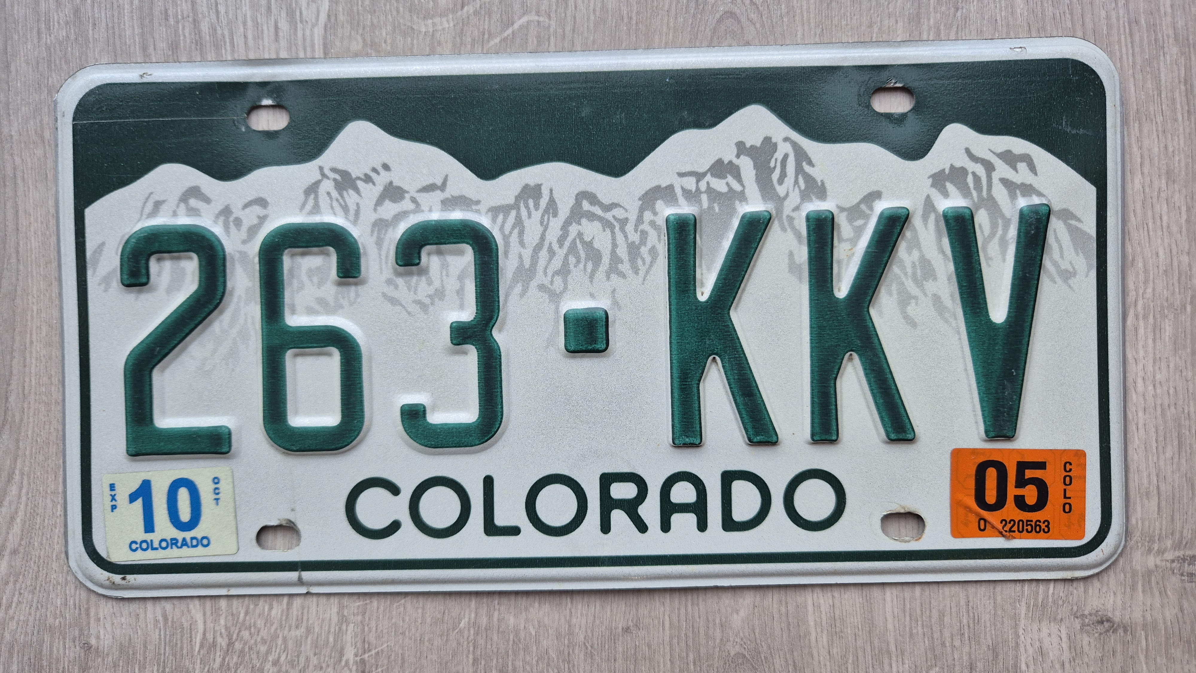 Plateshop.nl – International license plate collection
